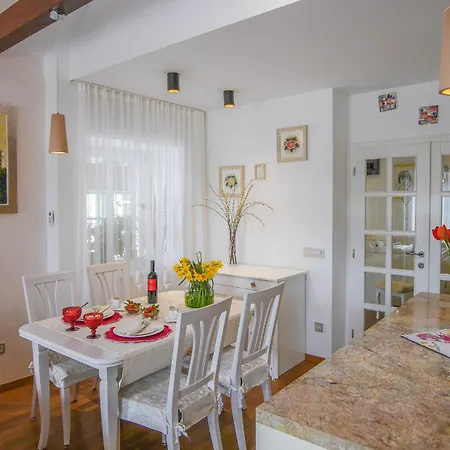 Rinatoni Apartman Omiš